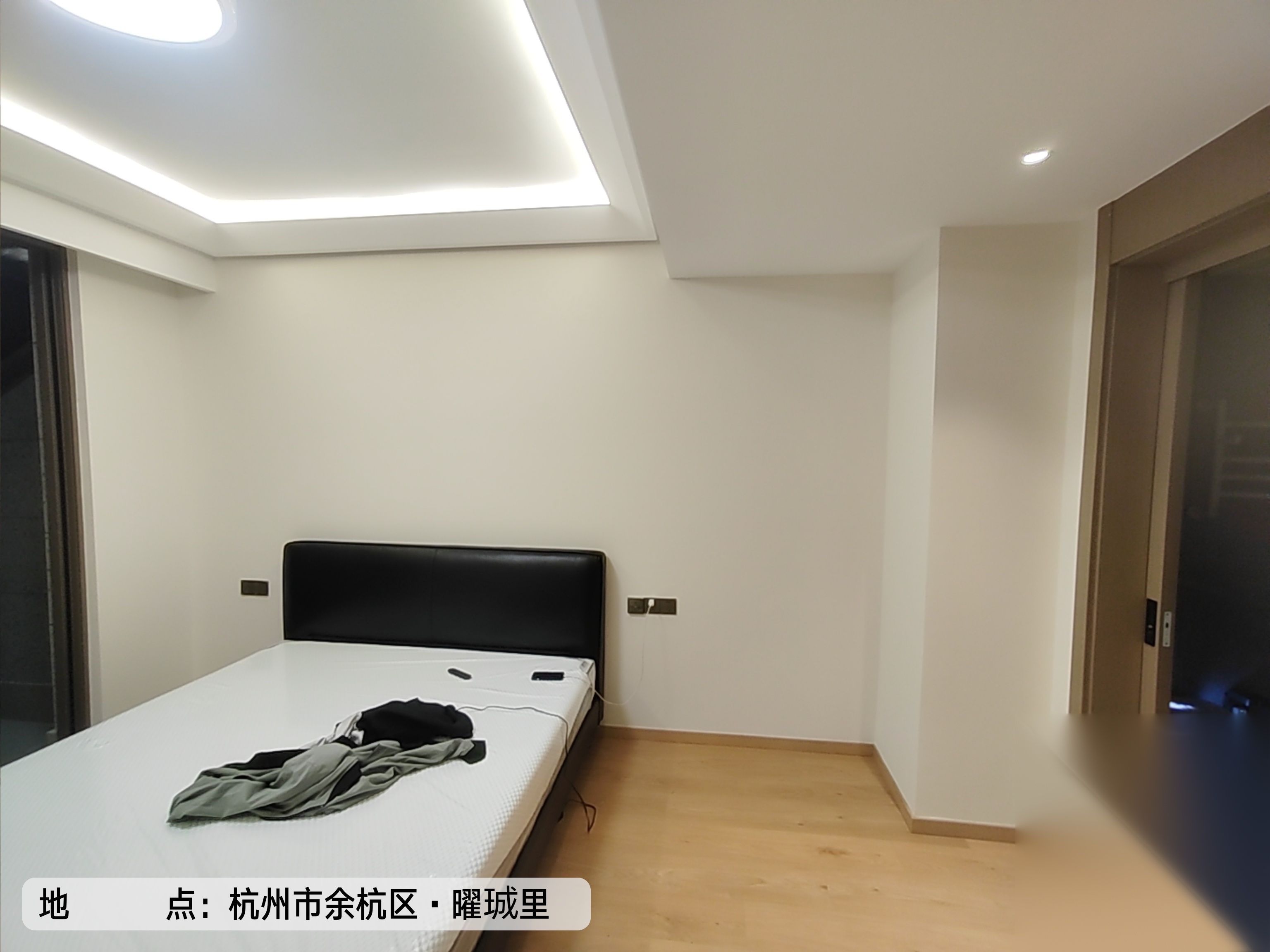 新房贴奶油风墙布，高级又耐看