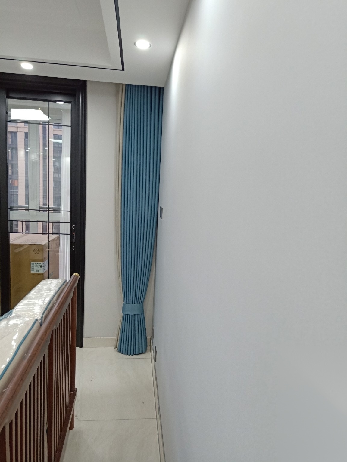 蒸汽灰房间客厅墙布效果